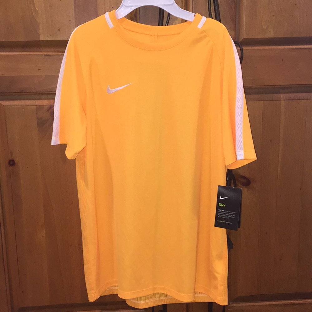 Nike Unisex T-shirt ⚽️ NWT